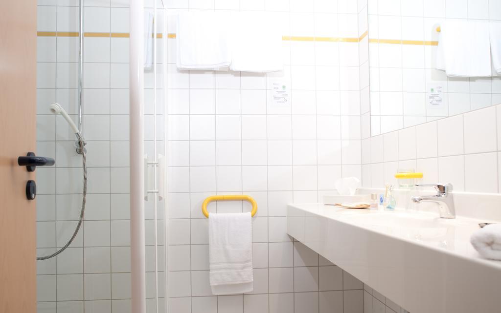 Behringers Freizeit - Und Tagungshotel Goessweinstein Exterior foto